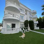 Belka Golf Deluxe Poolside Διαμέρισμα *