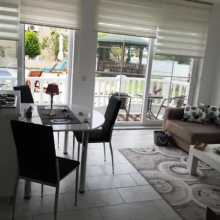 Belka Golf Deluxe Poolside Apartment