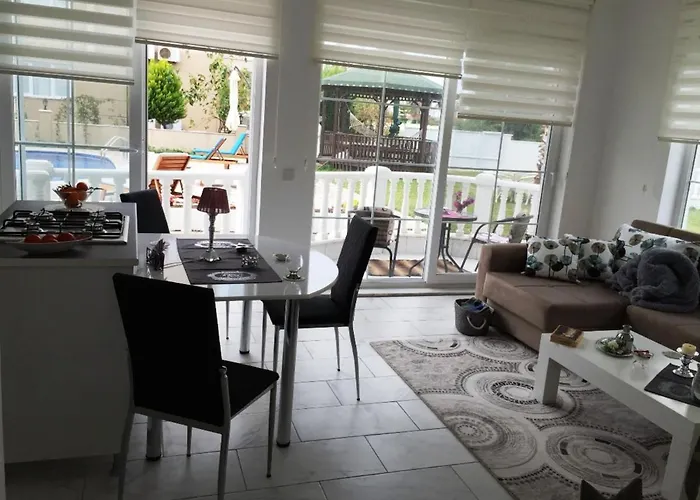 Belka Golf Deluxe Poolside Apartament