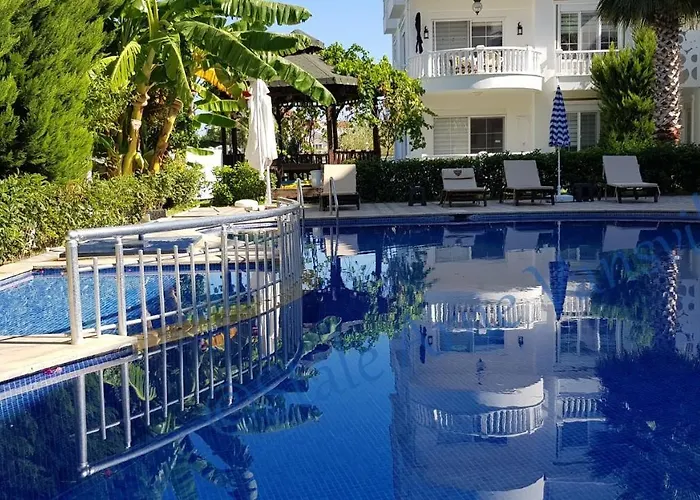Belka Golf Deluxe Poolside Appartement *